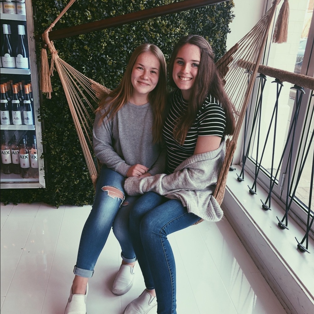 Meet your Posher, Meda